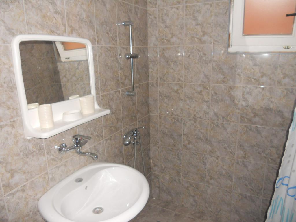 Apartments Papillon Podgorica Rum bild
